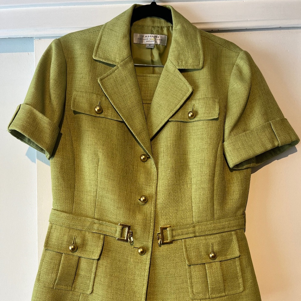 Tahari short sleeve suits